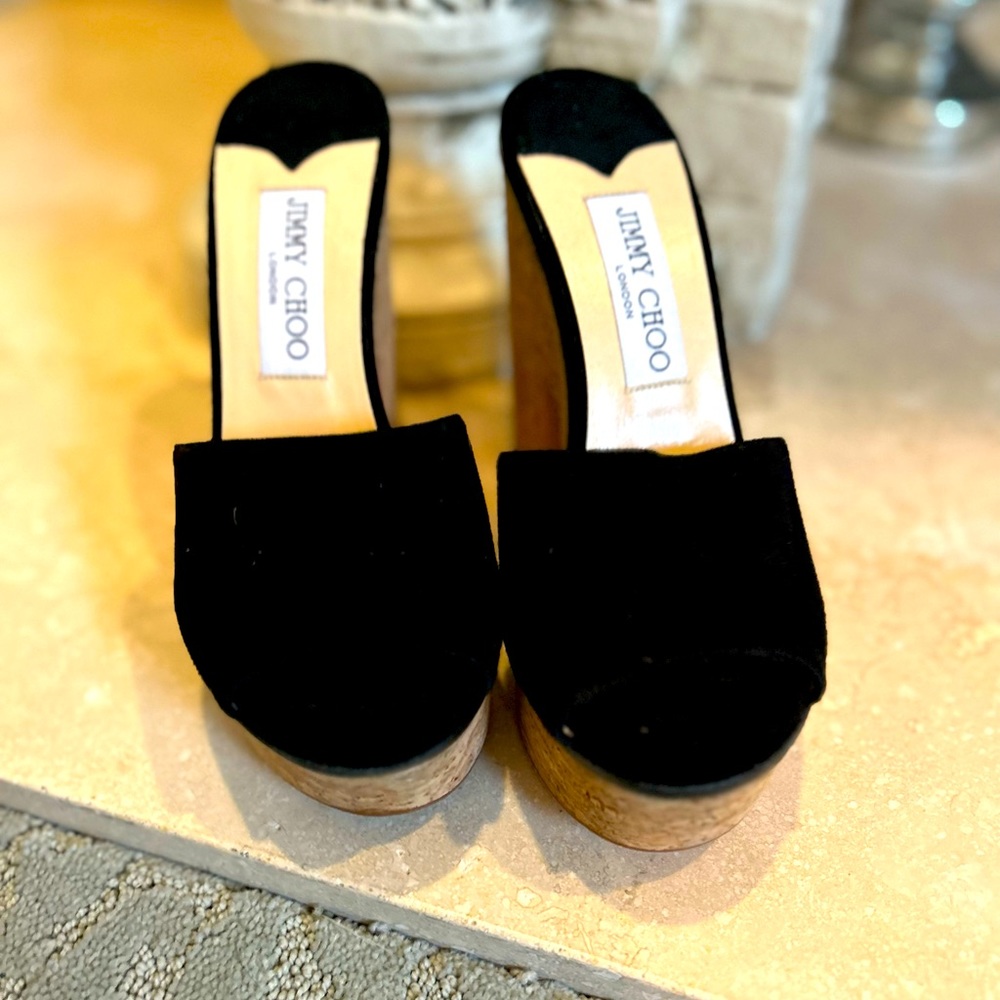 Brand new never worn Jimmy Choo wedge.